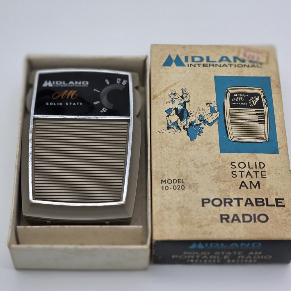Vintage Midland 10-020 Solid State AM Transistor Radio Working Original Box